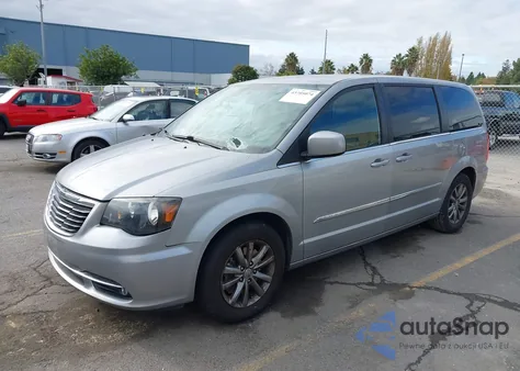 2015 Chrysler Town & Country S z USA, uszkodzony, nr VIN 2C4RC1HG5FR590491